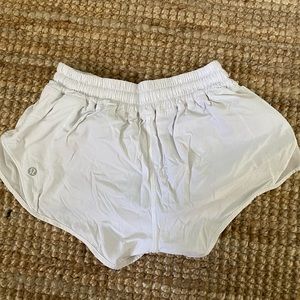 Lululemon hotty hot short in white size 4 regular